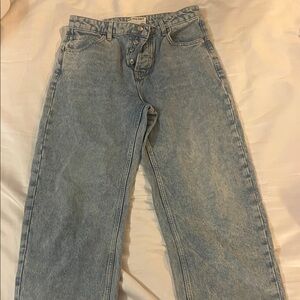 Women’s we the free  light wash cropped jeans size 27